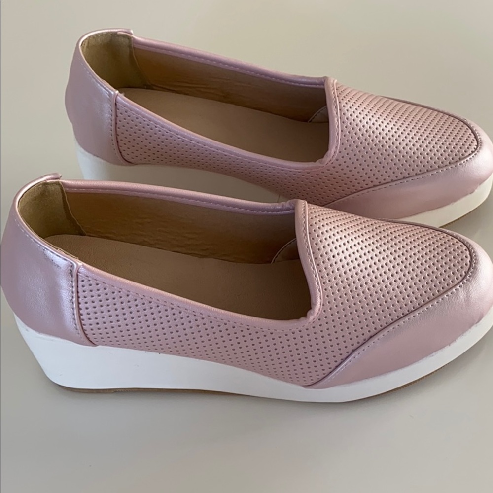 Pink wedges